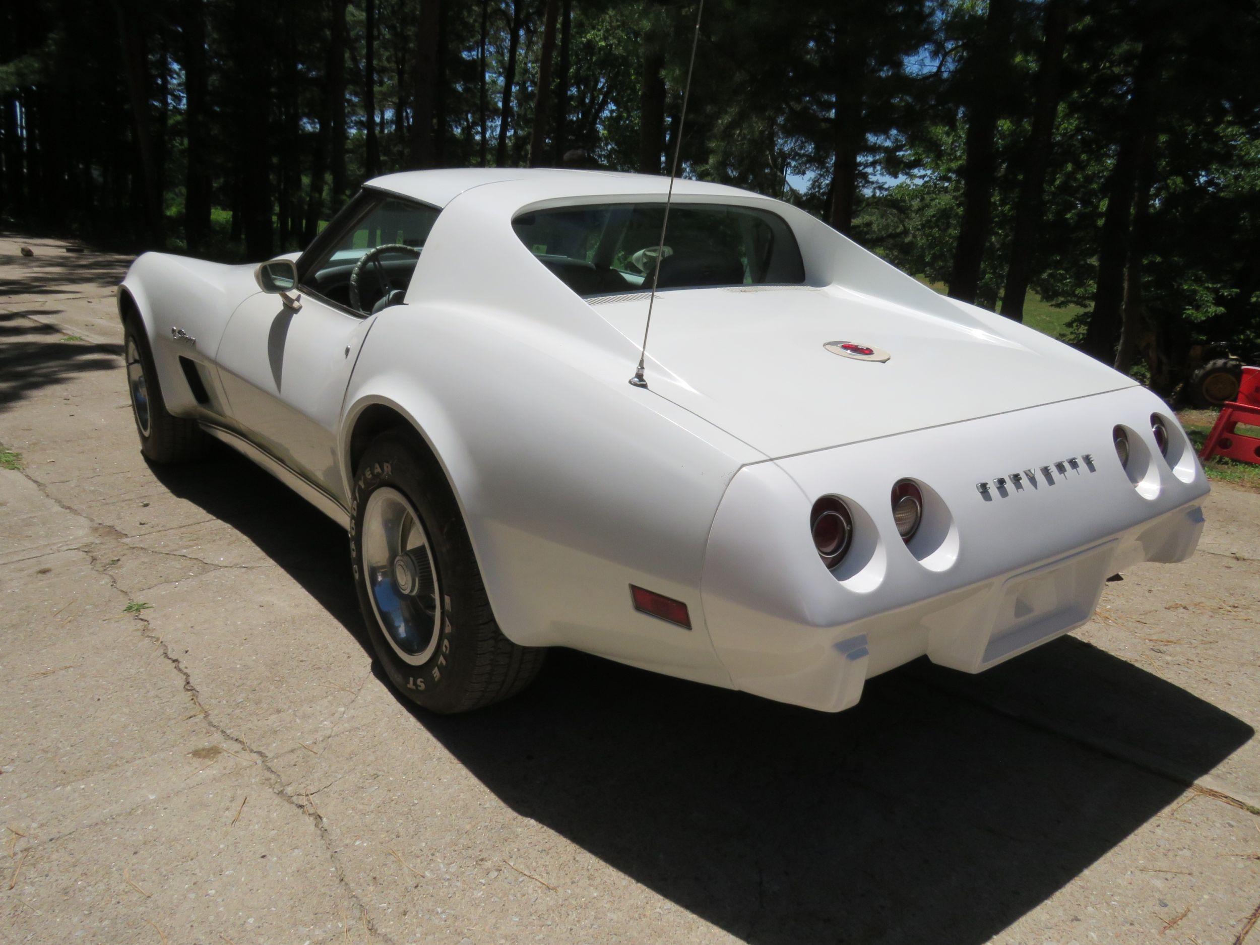 1975 Chevrolet Stingray Corvette T-Top Coupe