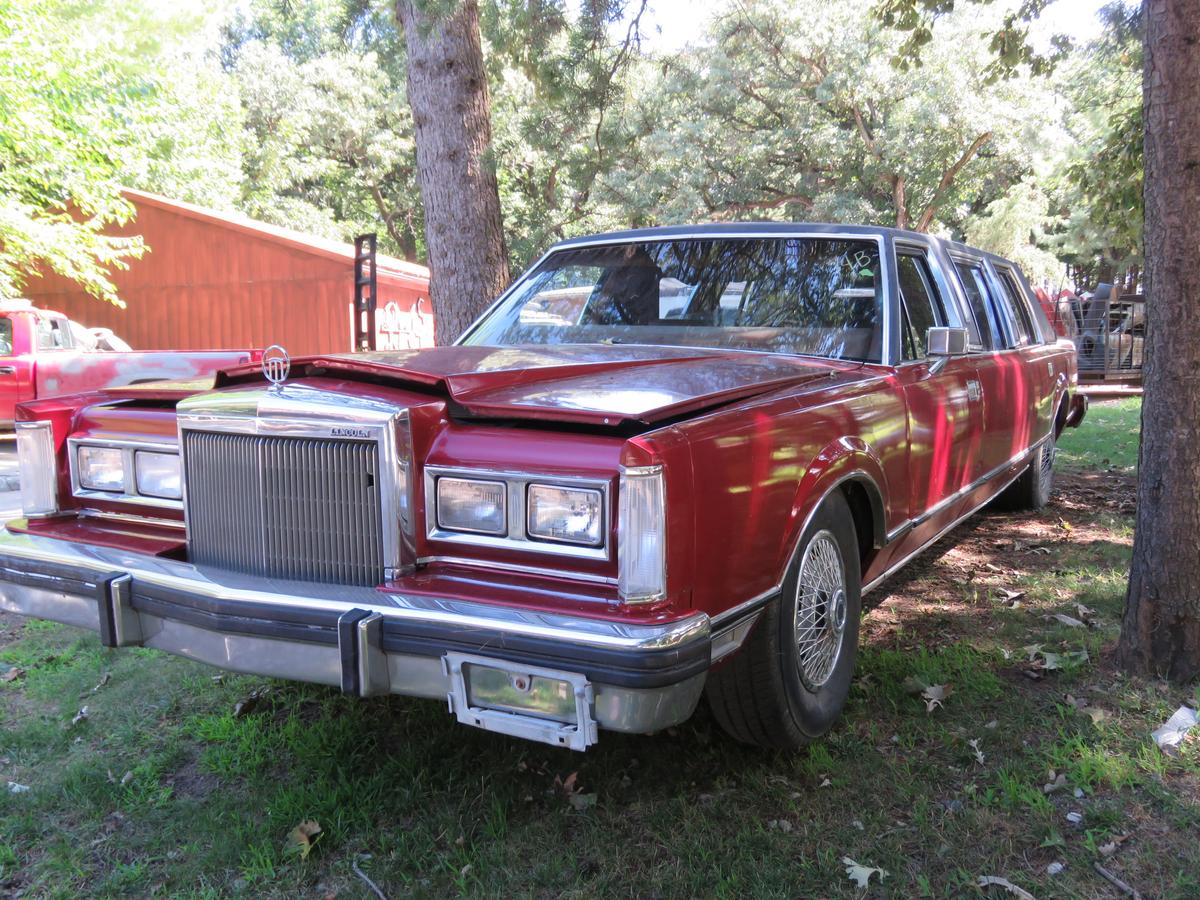 1980 Lincoln Town Car Limo