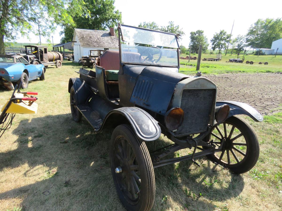 FORD MODEL T TRUCK