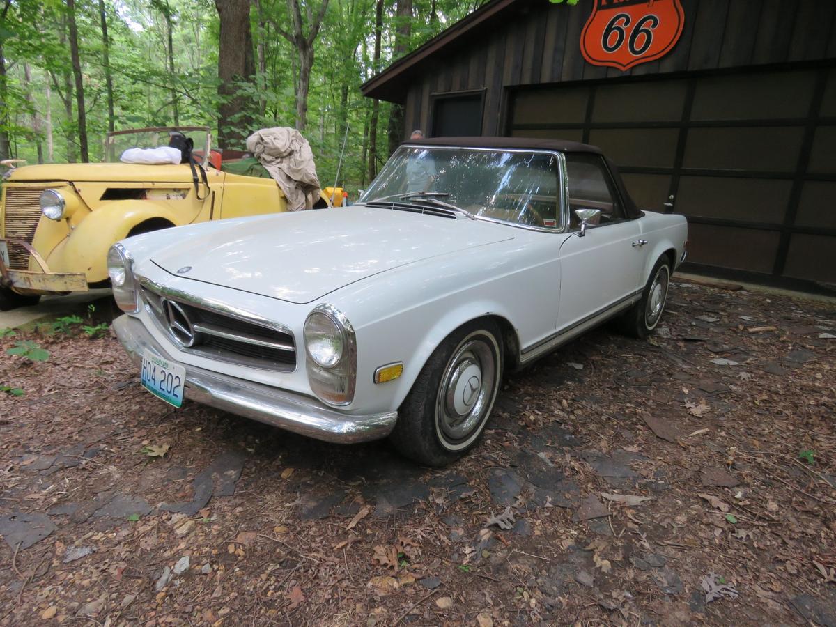 1968 Mercedes 250SL Roadster