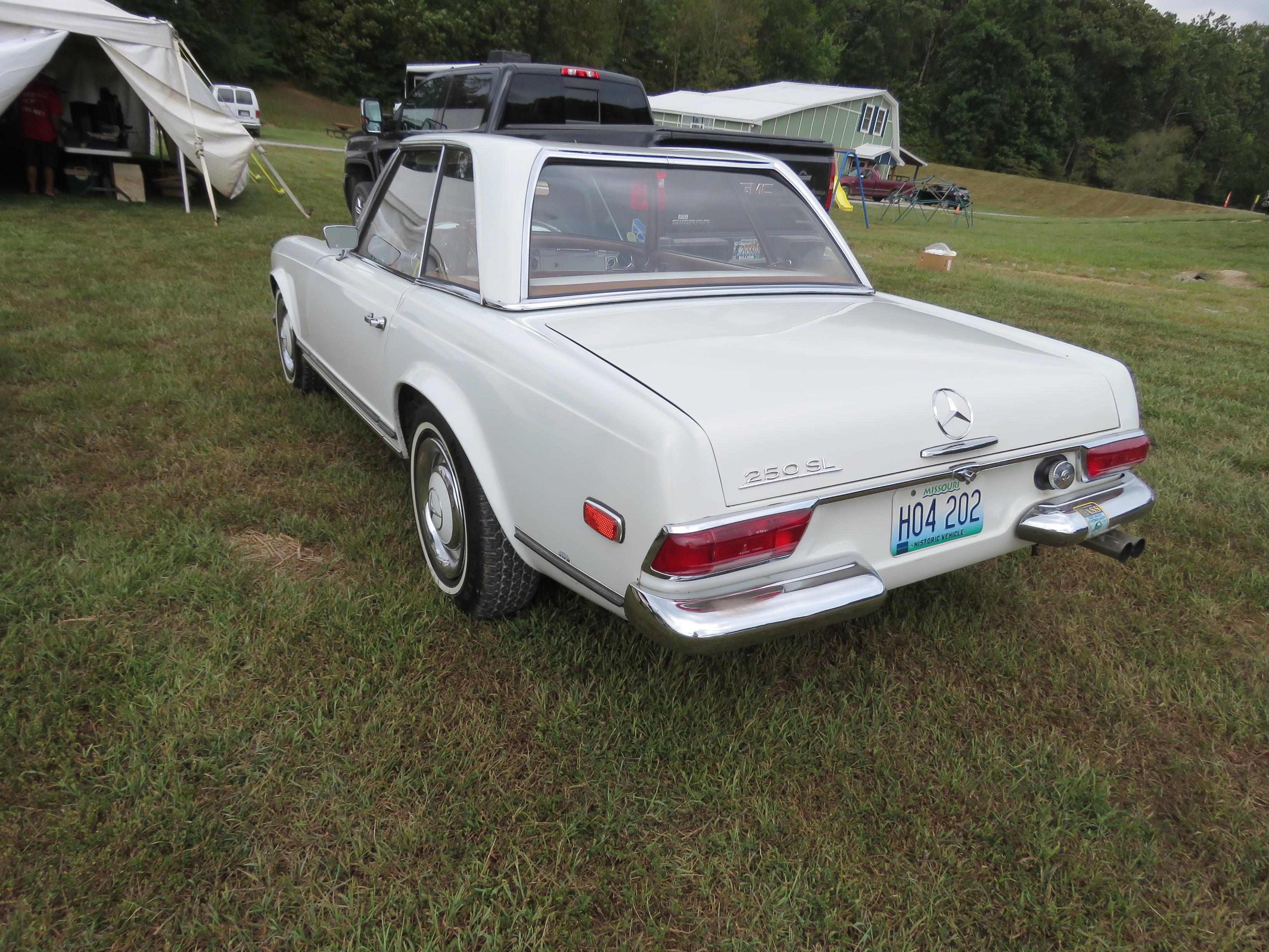 1968 Mercedes 250SL Roadster