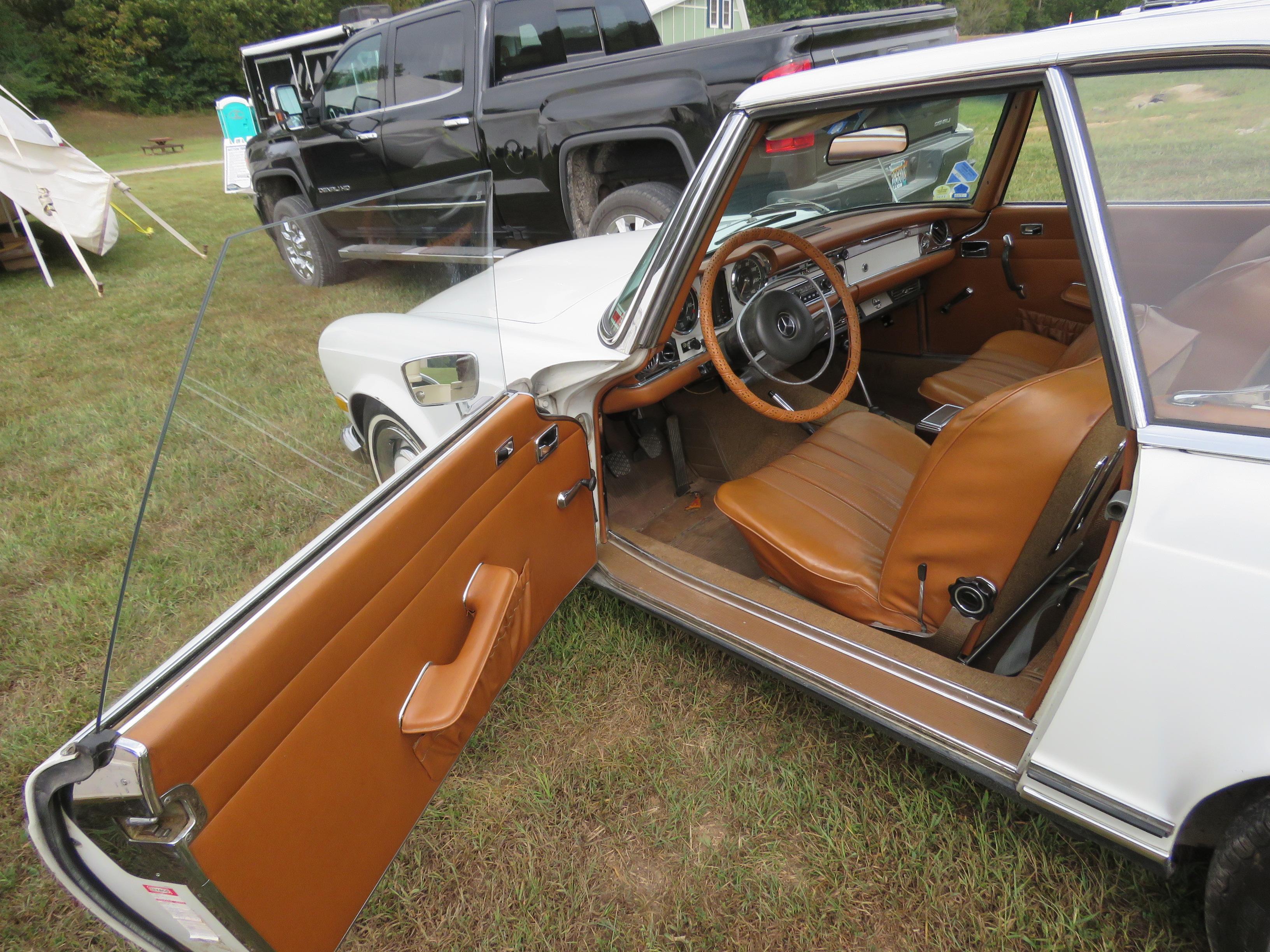 1968 Mercedes 250SL Roadster