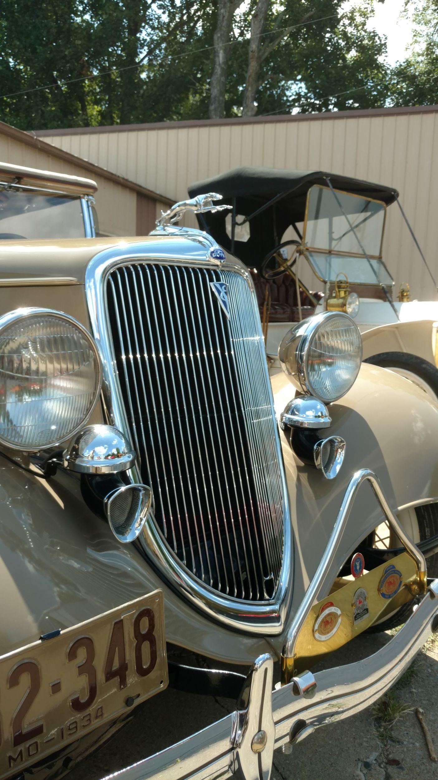 1934 Ford Deluxe Phaeton