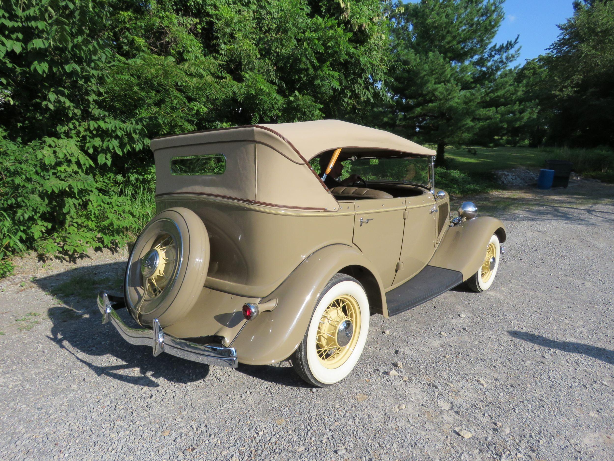 1934 Ford Deluxe Phaeton