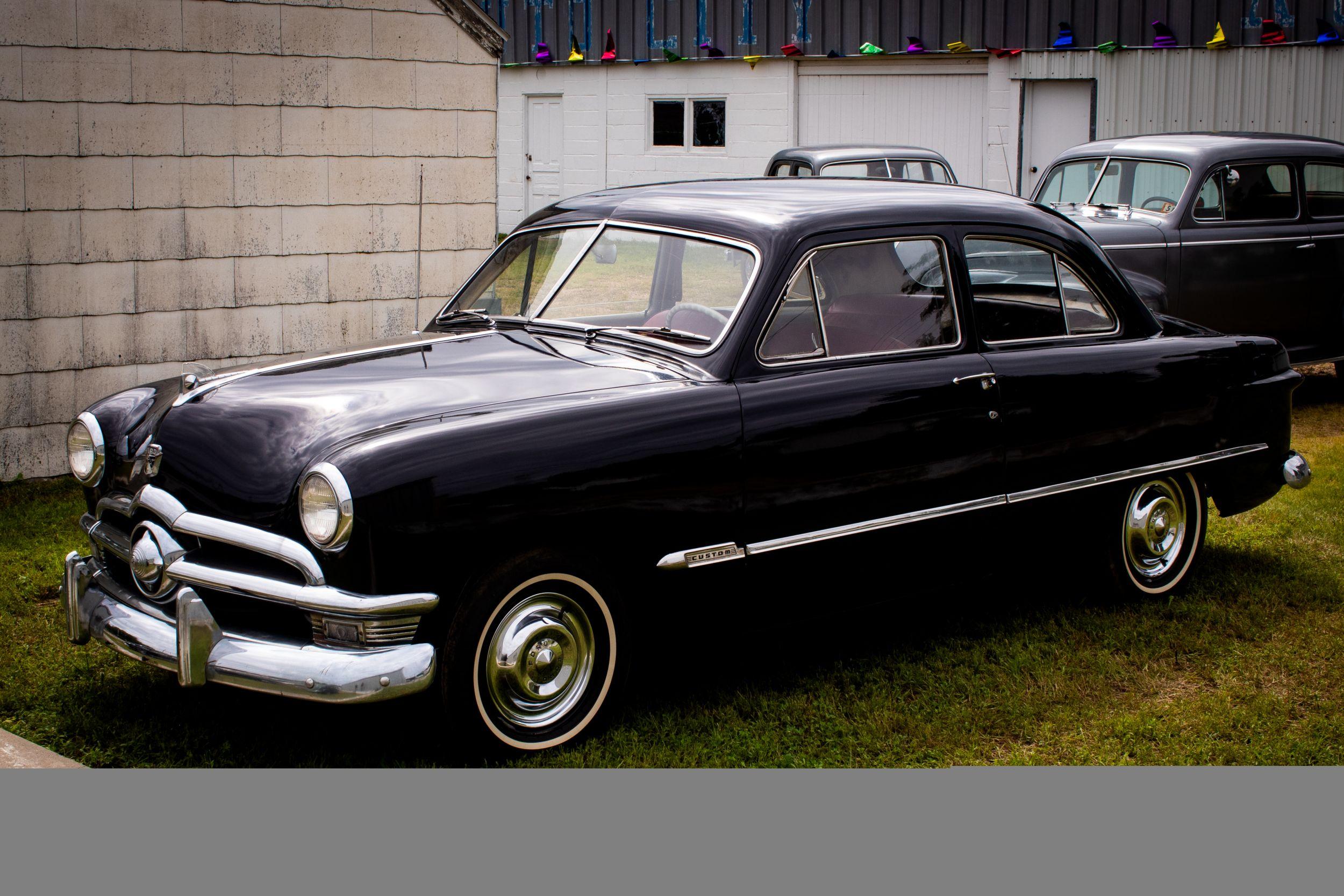 1950 Ford Custom 2dr Sedan