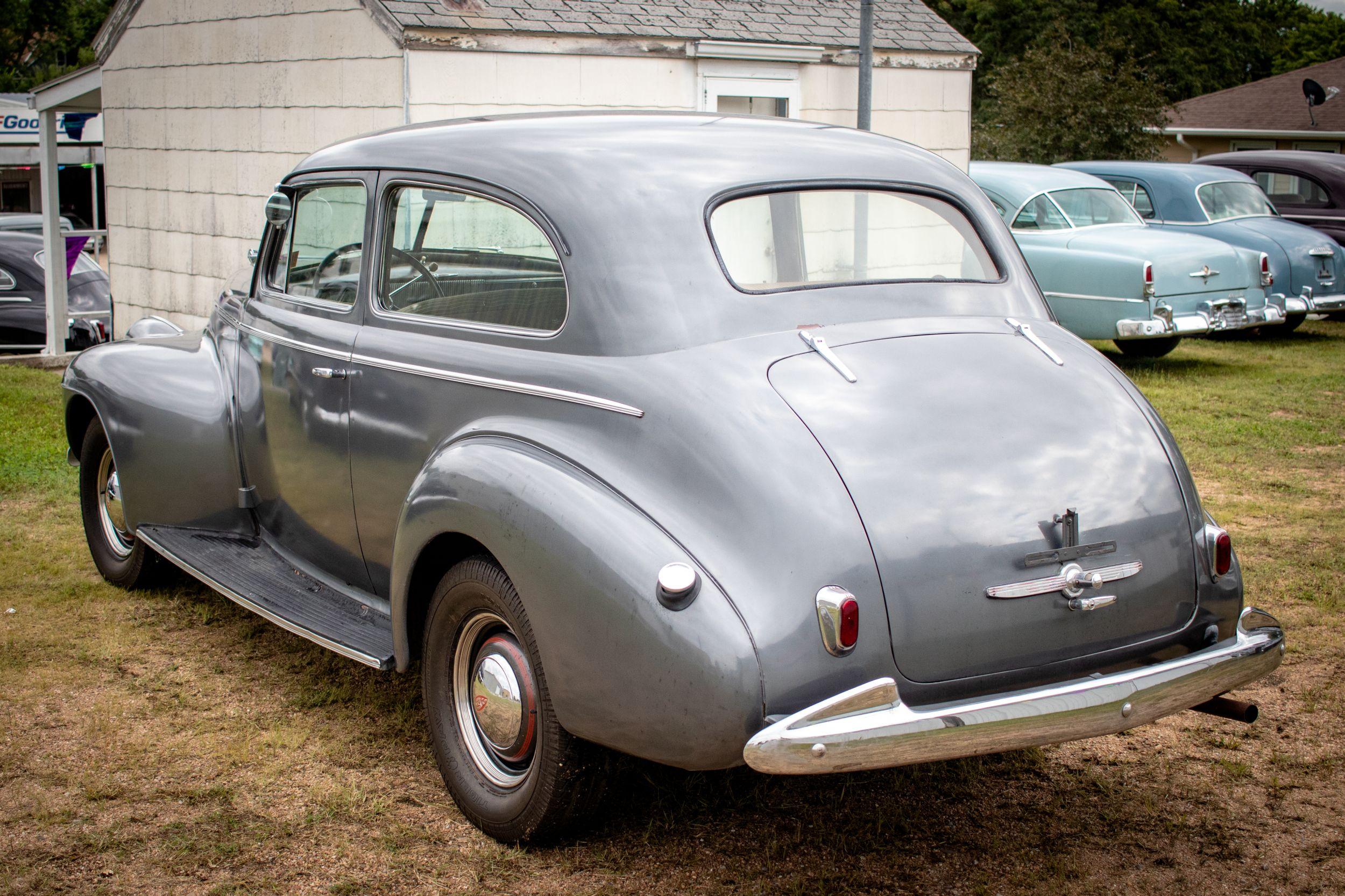 1940 Oldsmobile 2dr