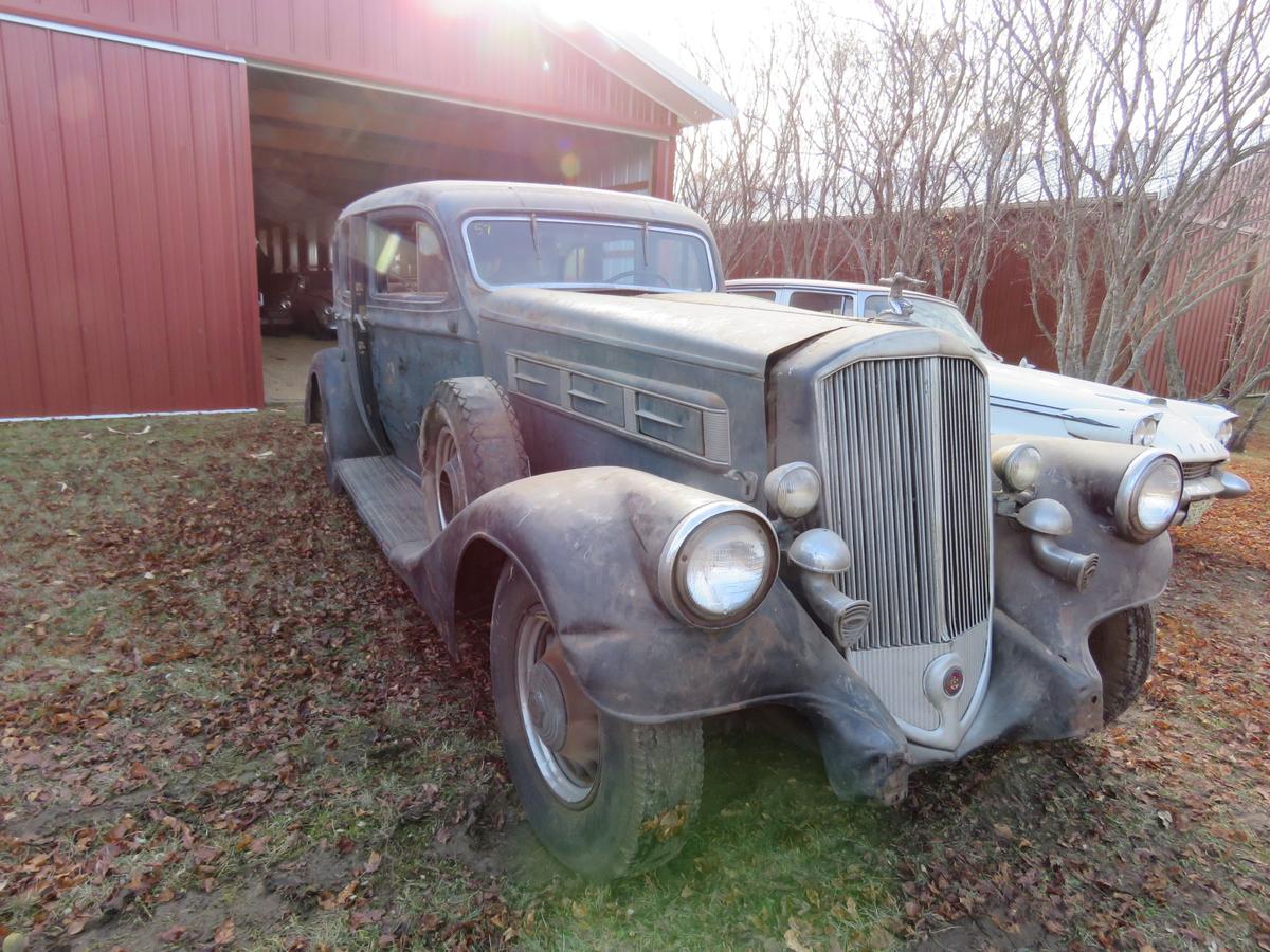 1935 Pierce Arrow 1245 Sedan