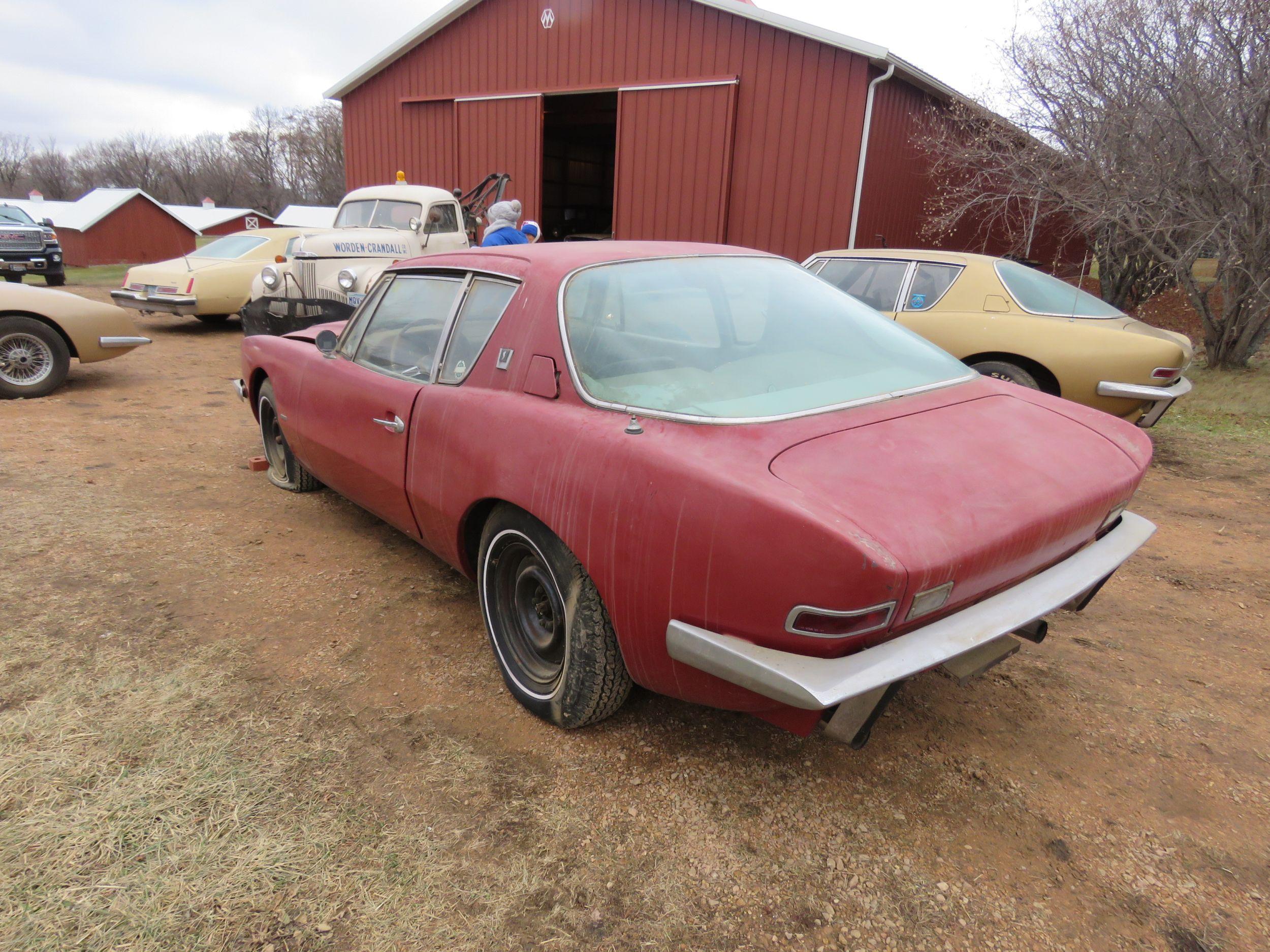 1963 Studebaker Avanti R2 Coupe