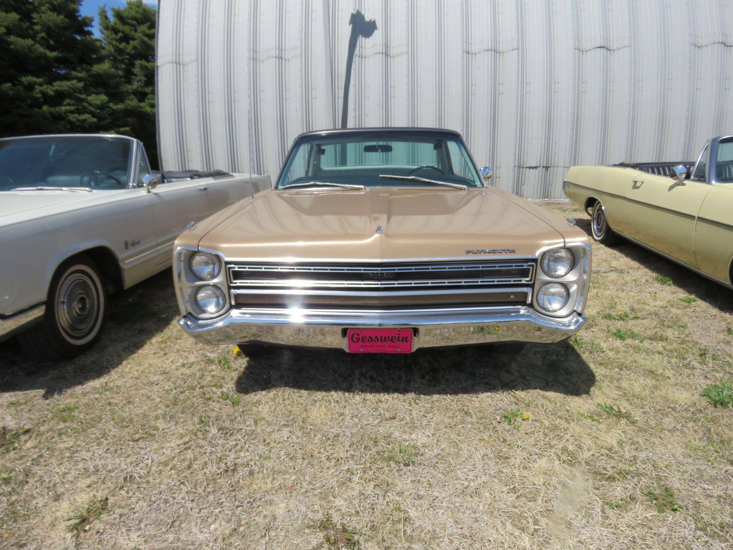 RARE 1968 Plymouth Fury VIP 4dr HT