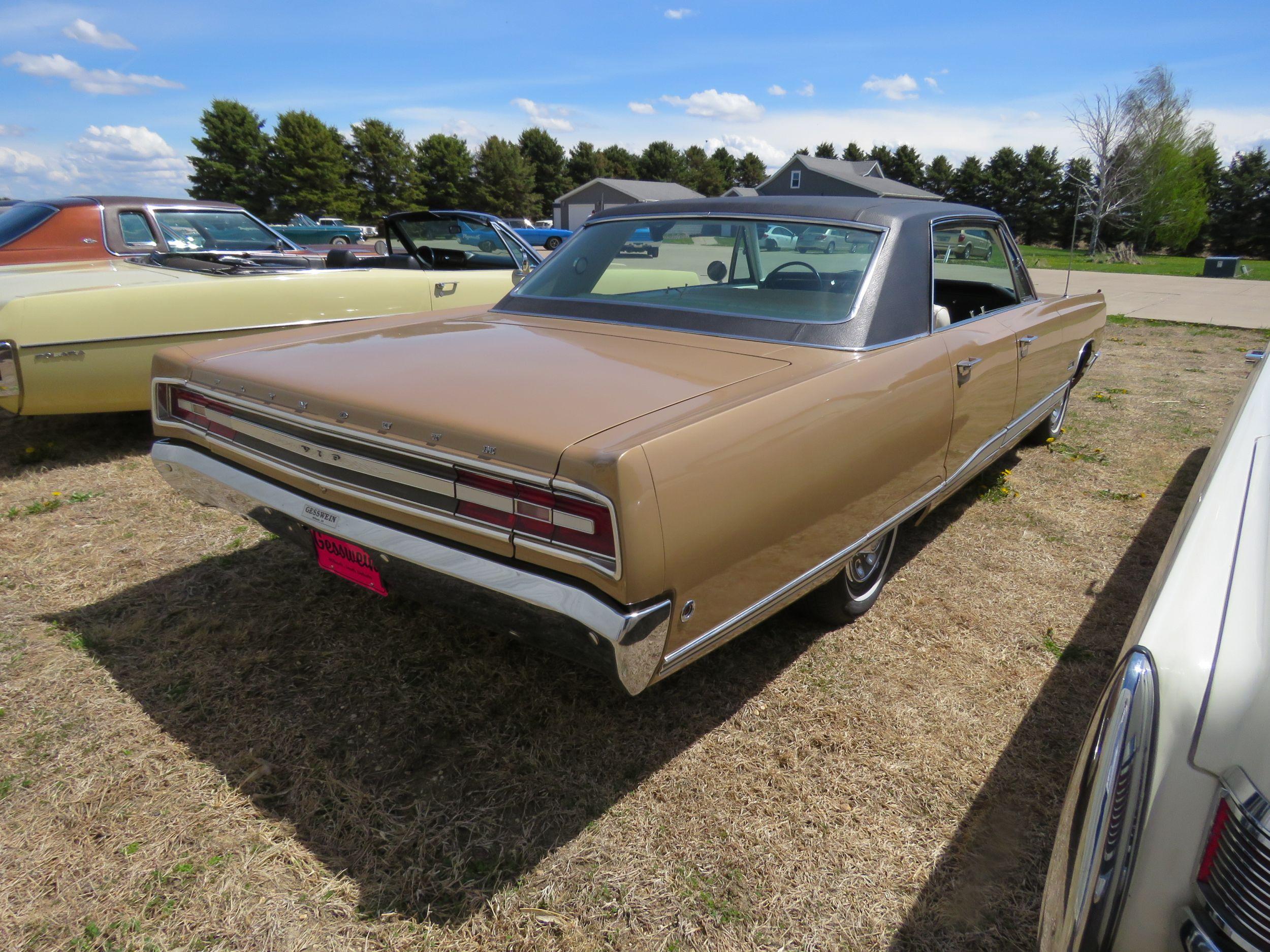 RARE 1968 Plymouth Fury VIP 4dr HT