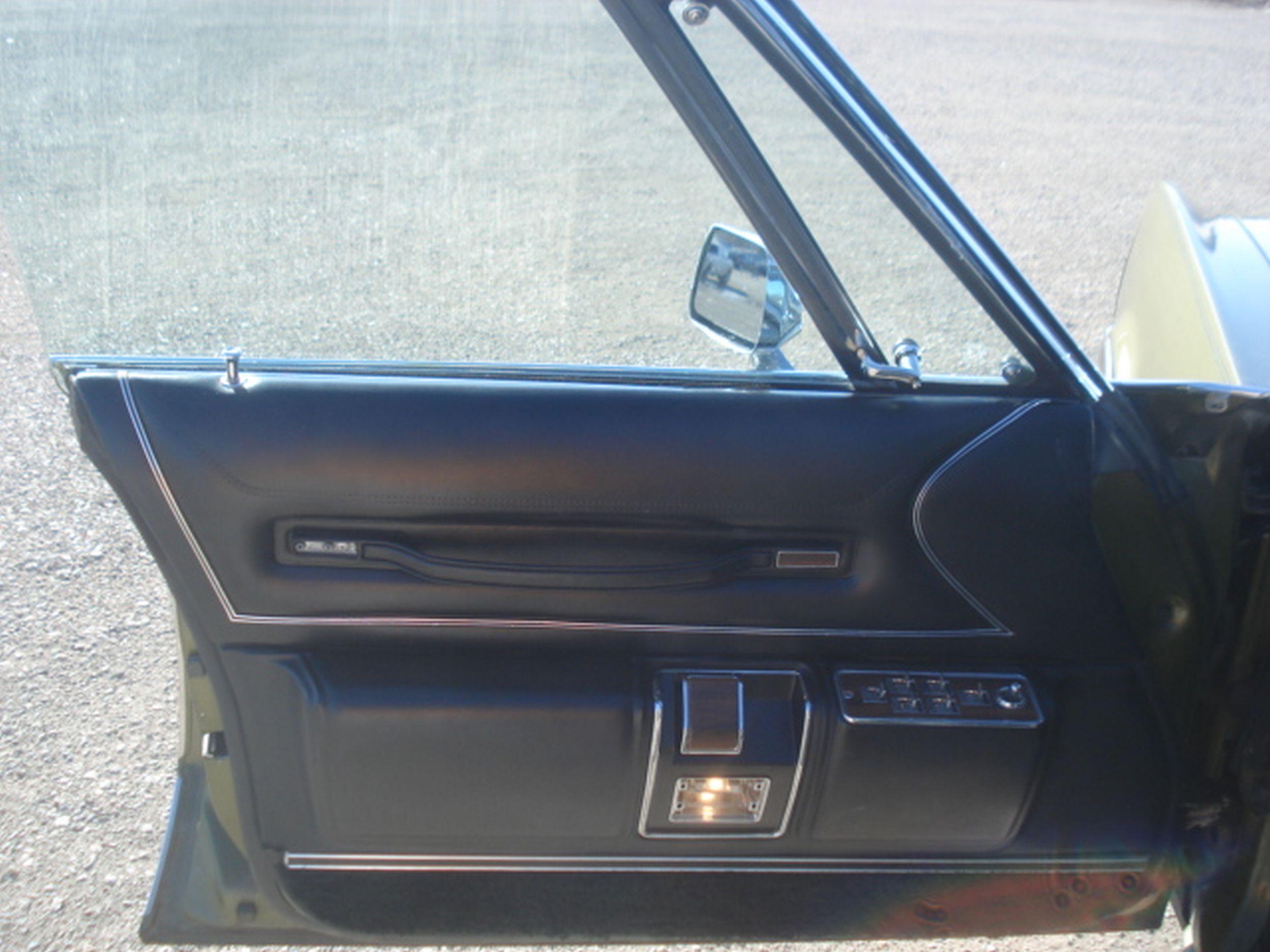 1974 Chrysler Imperial LeBaron 4dr HT