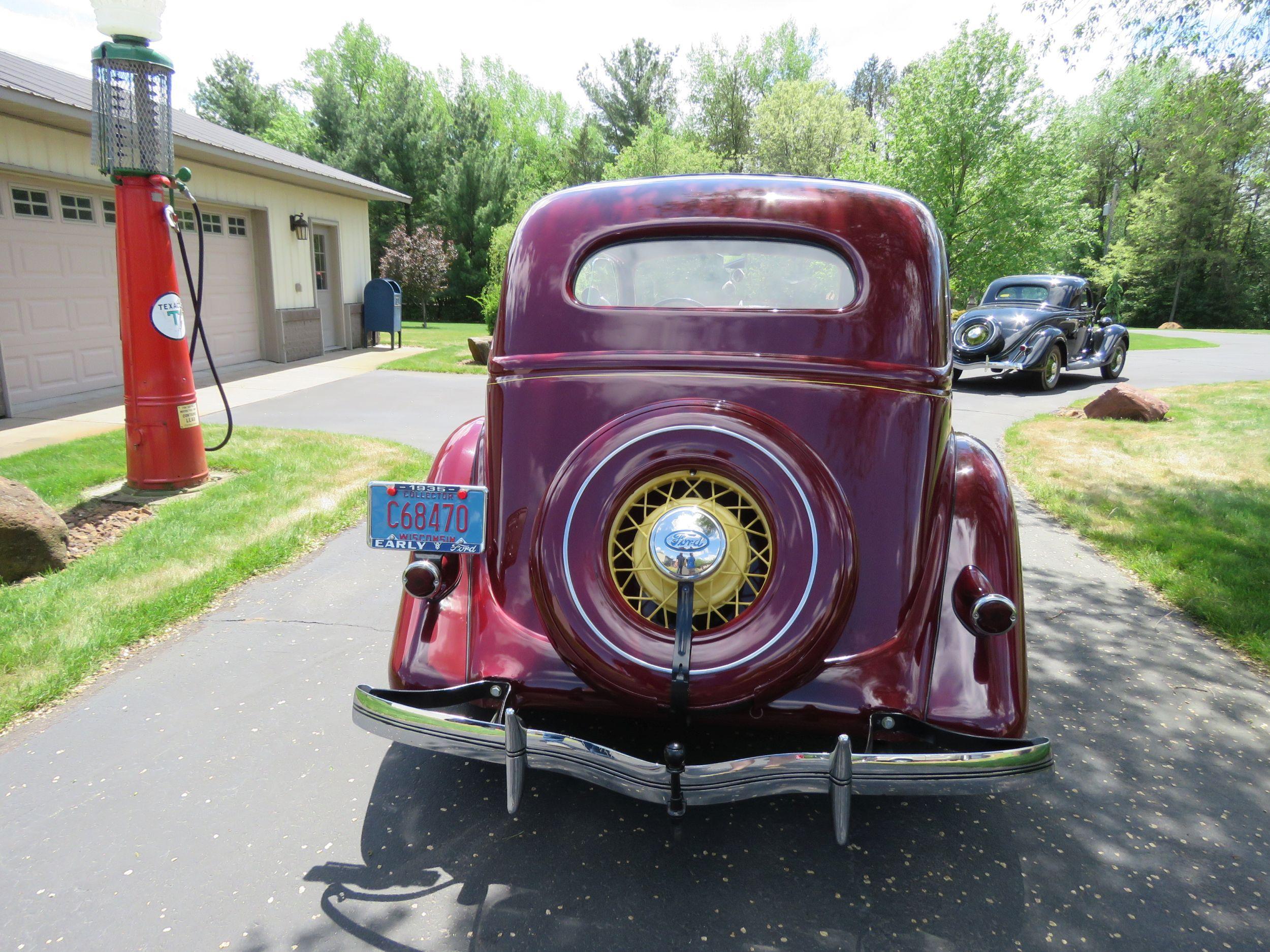 1935 Ford 2dr Sedan "Slant Back"