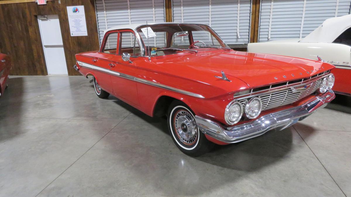 1961 Chevrolet Impala 4dr Sedan