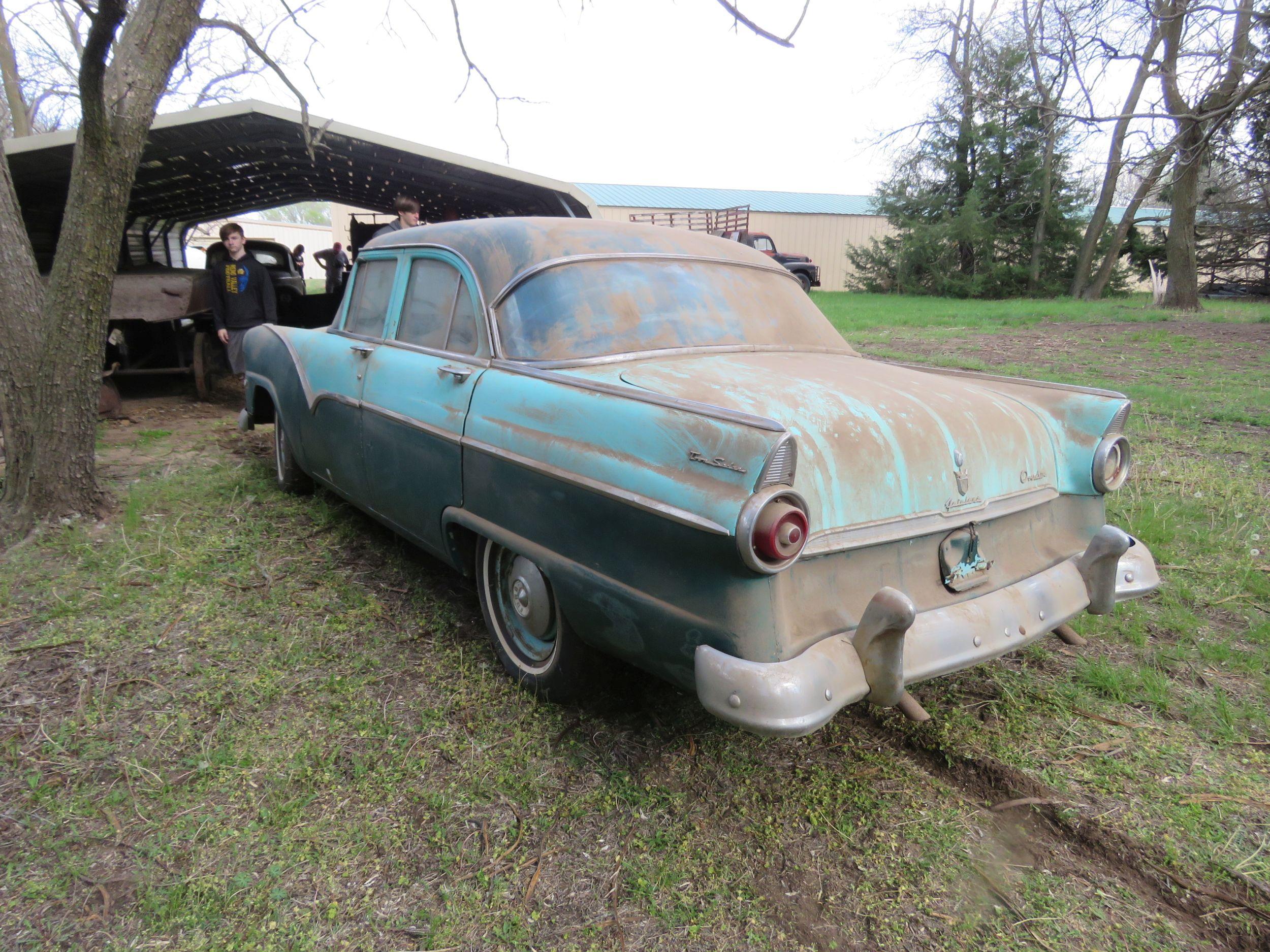 1955 FORD 4DR SEDAN