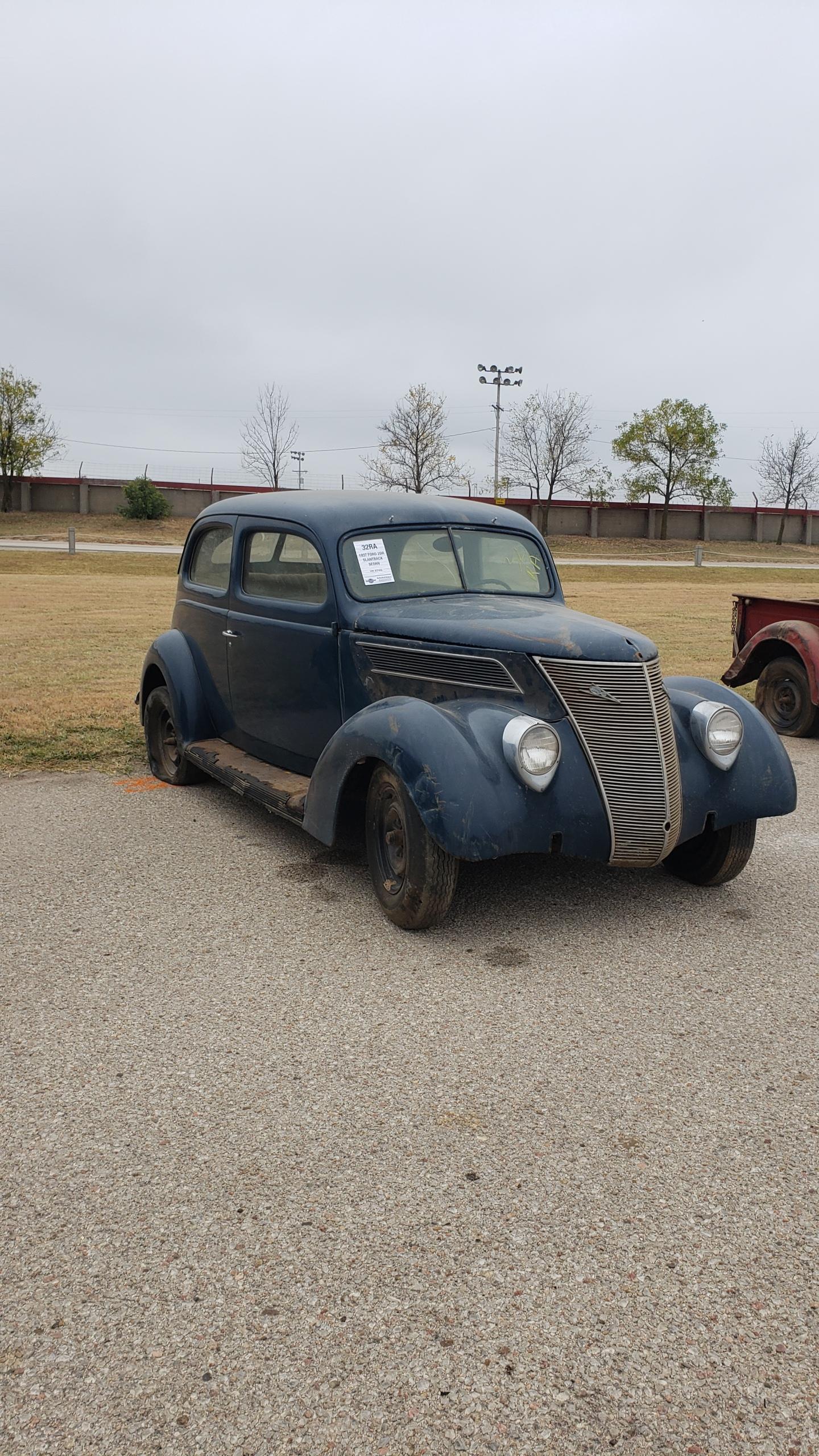 1937 FORD 2DR SLANTBACK SEDAN