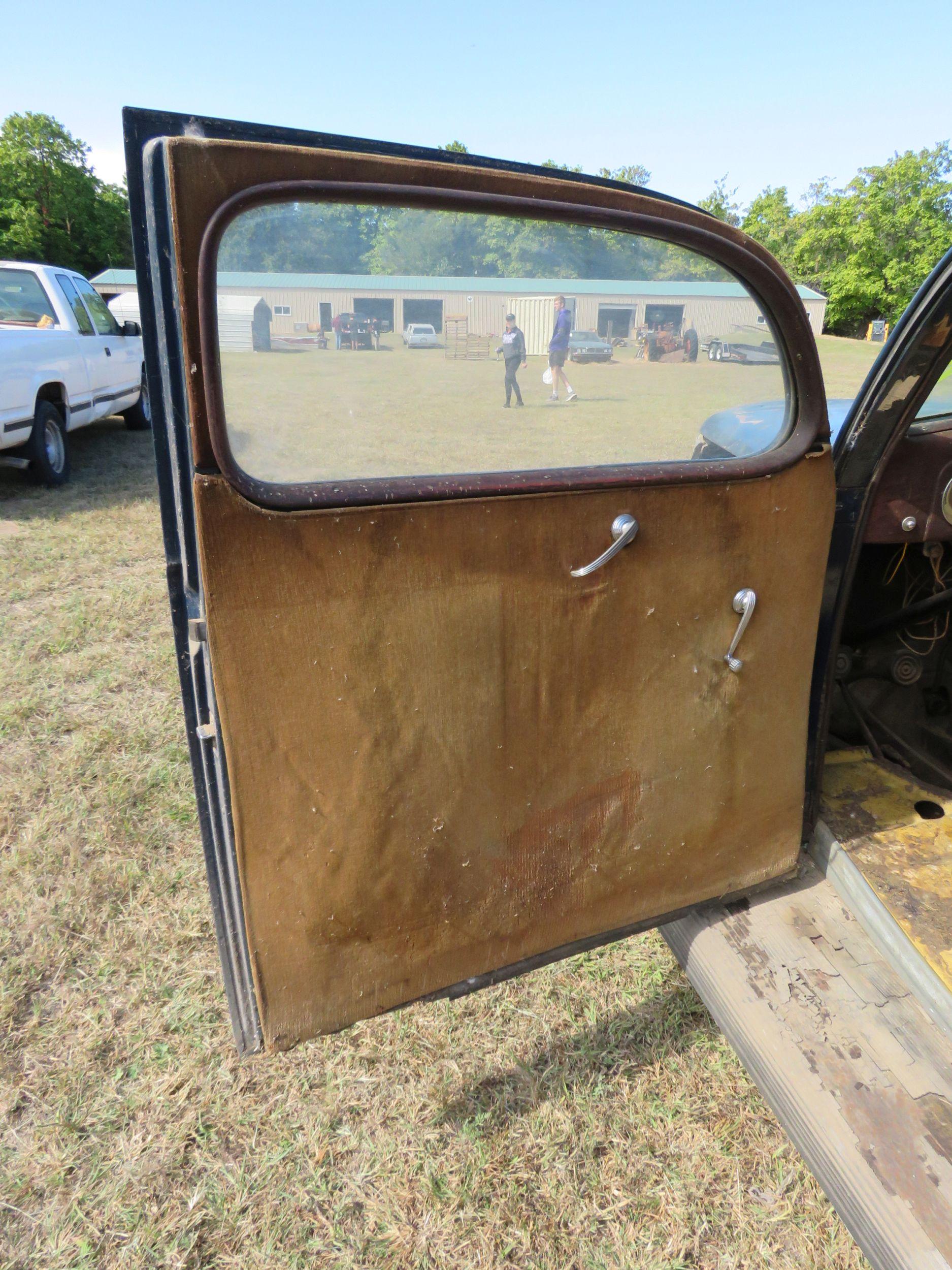 1937 FORD 2DR SLANTBACK SEDAN