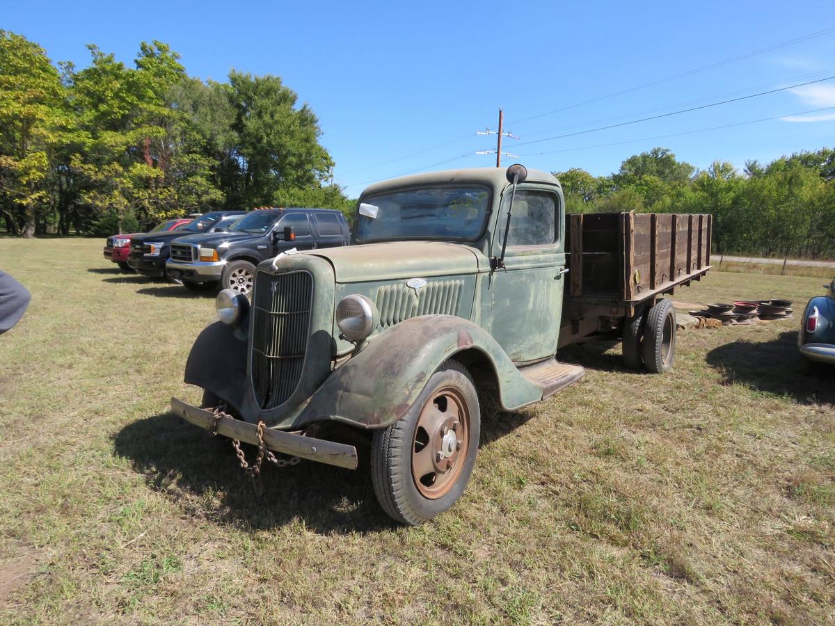 1935 FORD 1 1/2 TON TRUCK