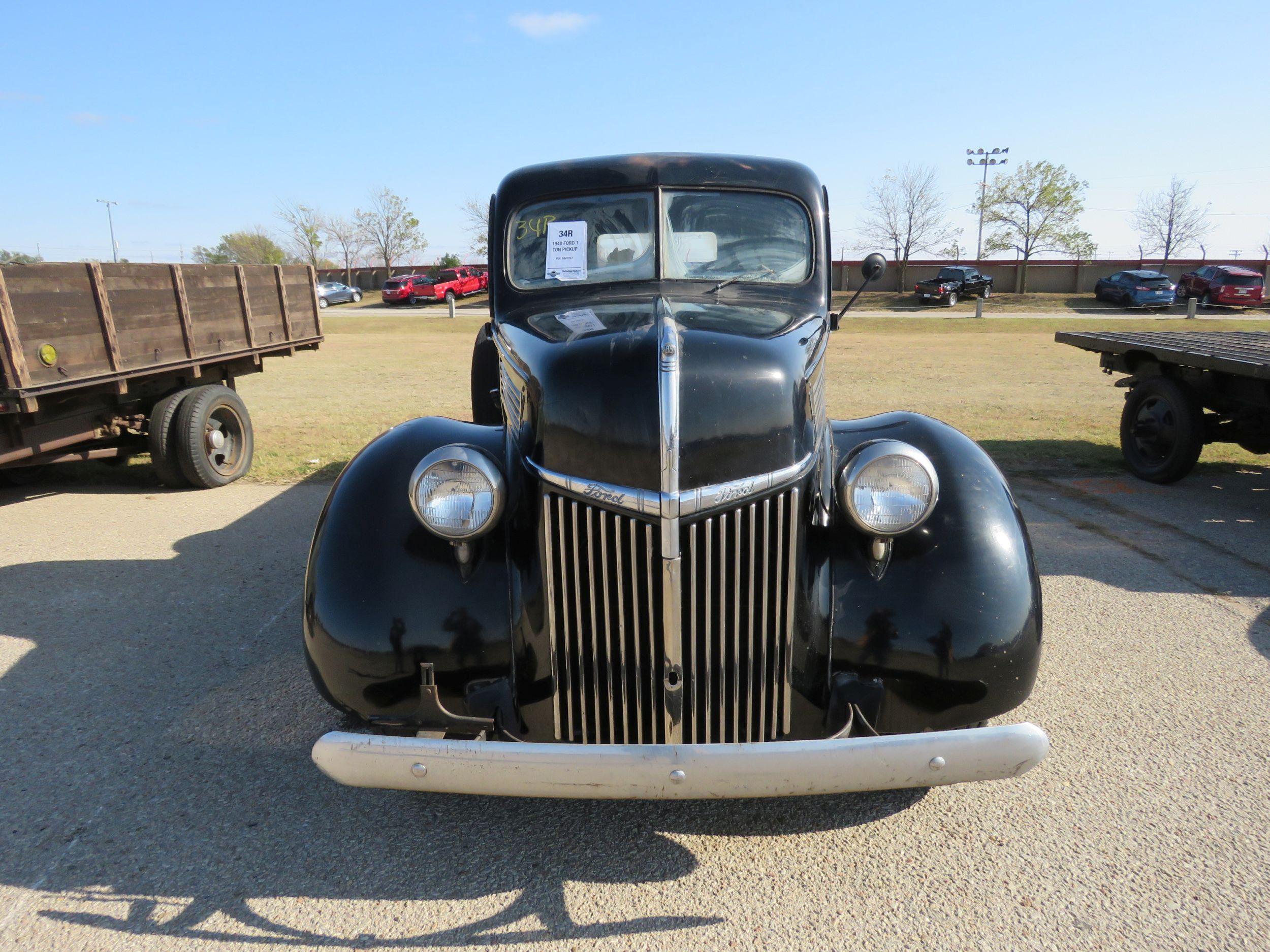 1940 FORD 1 TON PICKUP