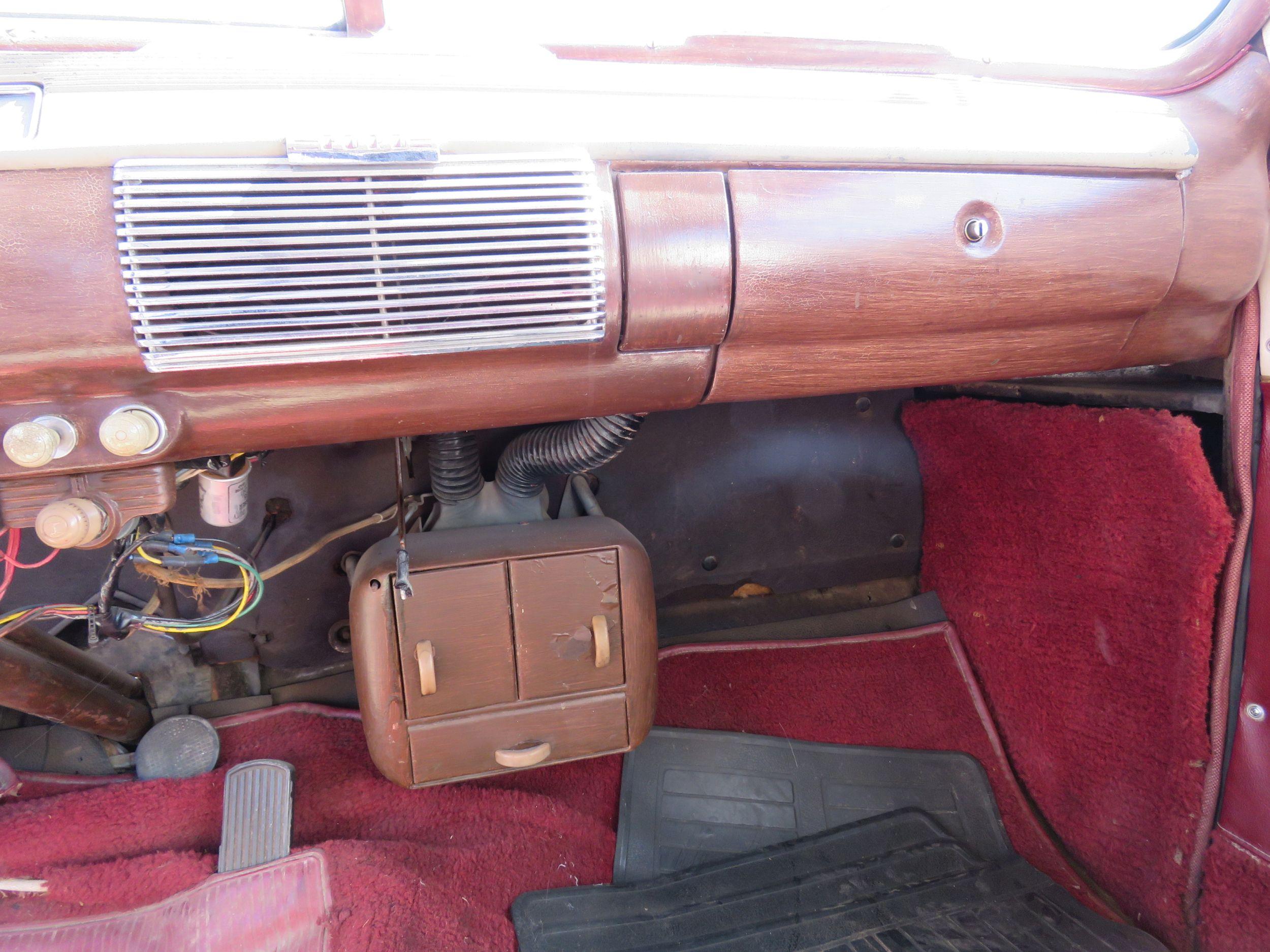 1941 FORD DELUXE TUDOR SEDAN