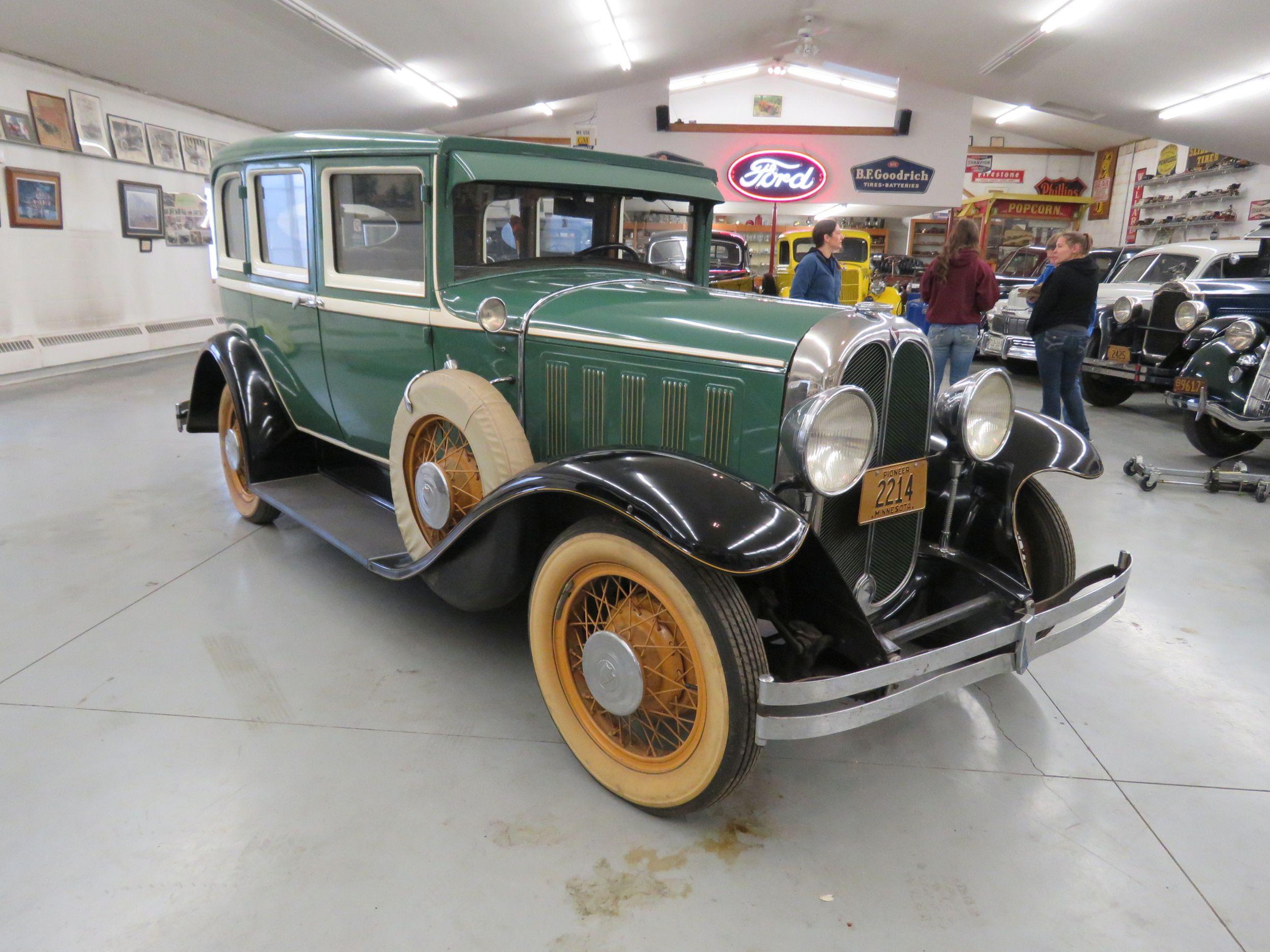 1929 Oakland 4dr Suicide Sedan