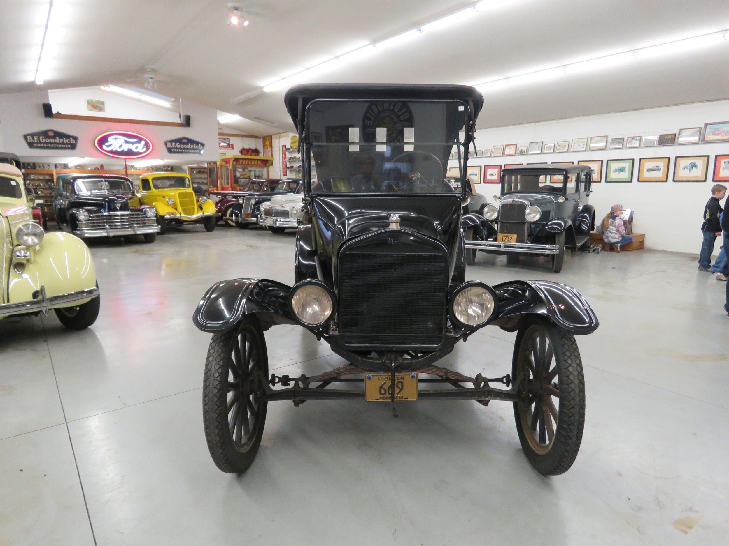 1922 Ford Model T Runabout Roadster