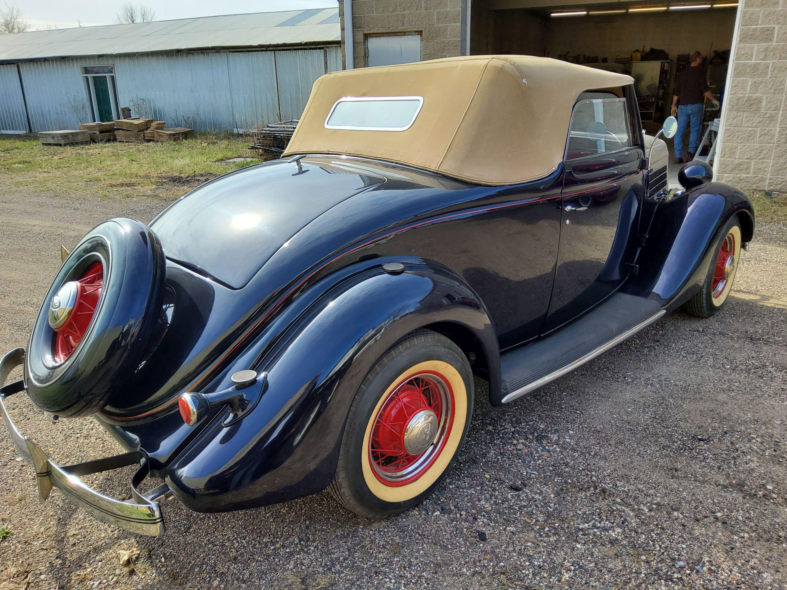 1935 Ford Cabriolet