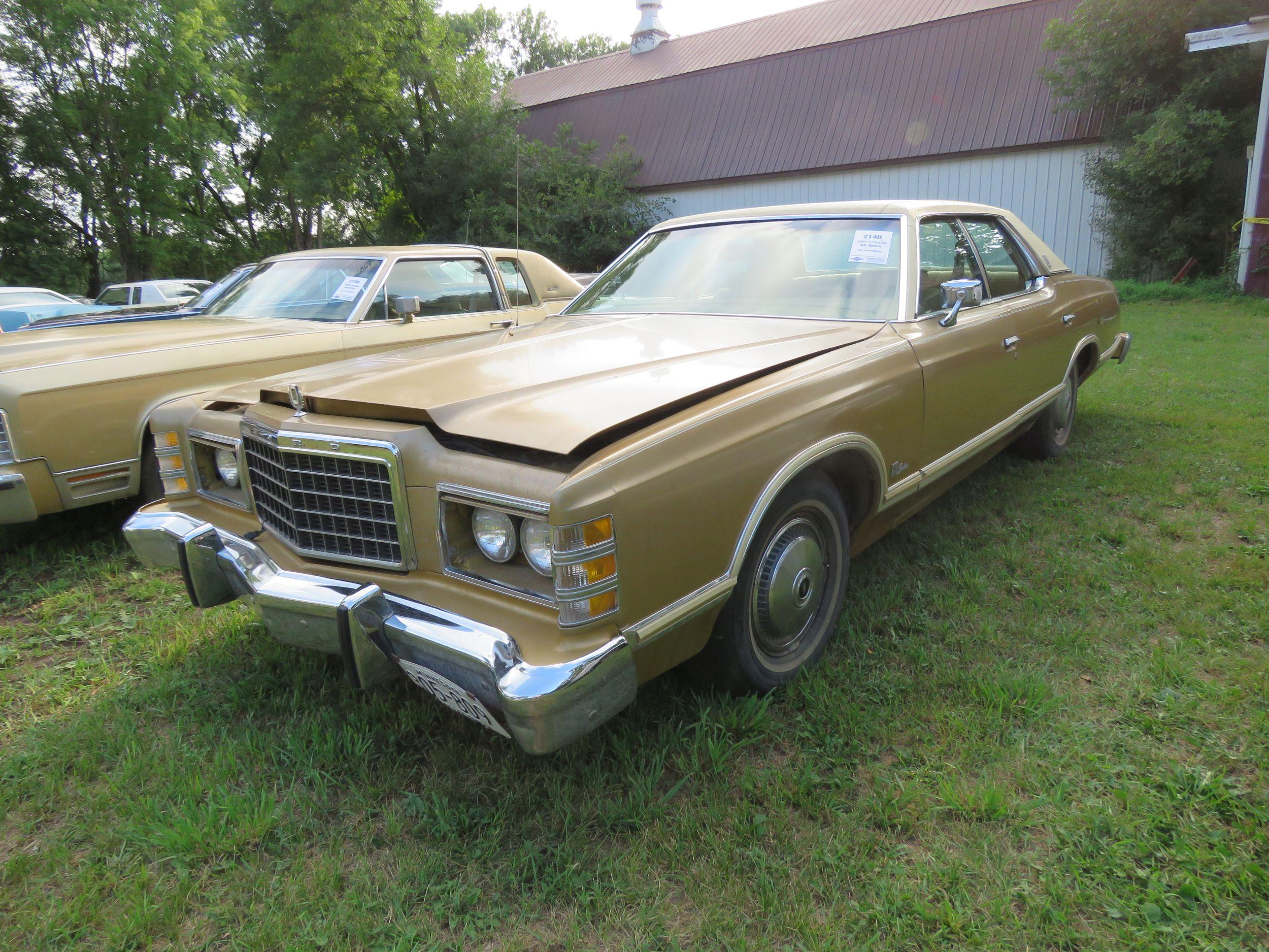 1977 Ford LTD 4dr Sedan