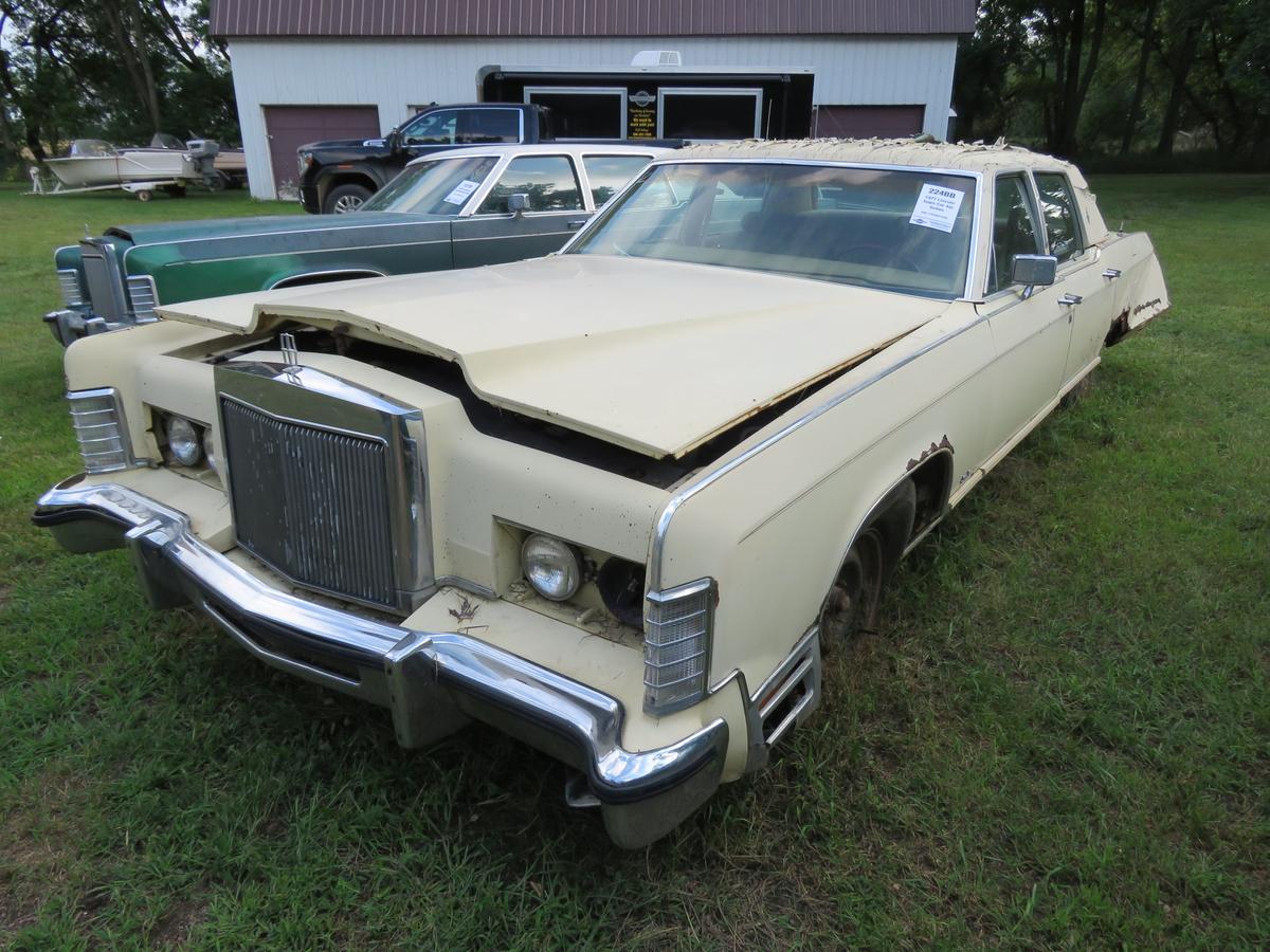 1977 Lincoln Town Car 4dr Sedan