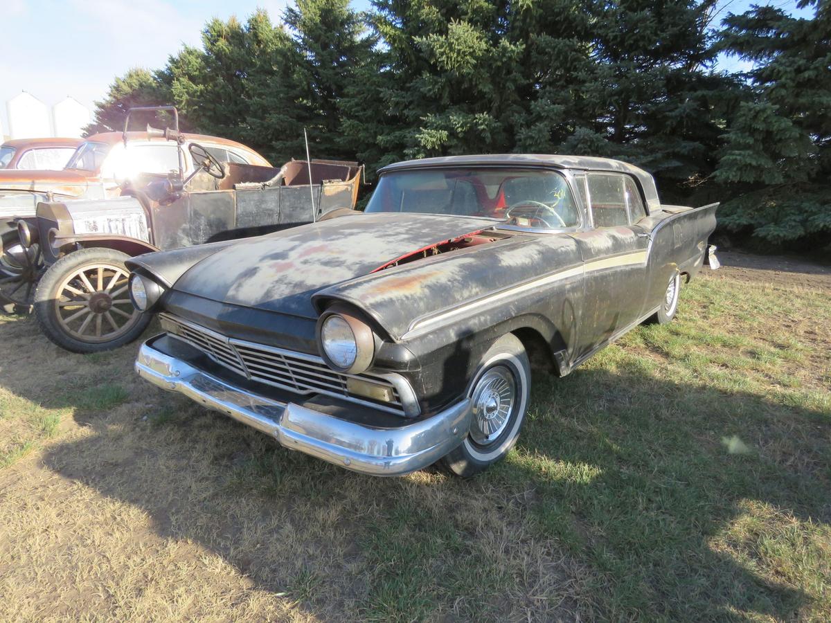 1957 Ford Fairlane 500 Skyliner Retractable Hardtop