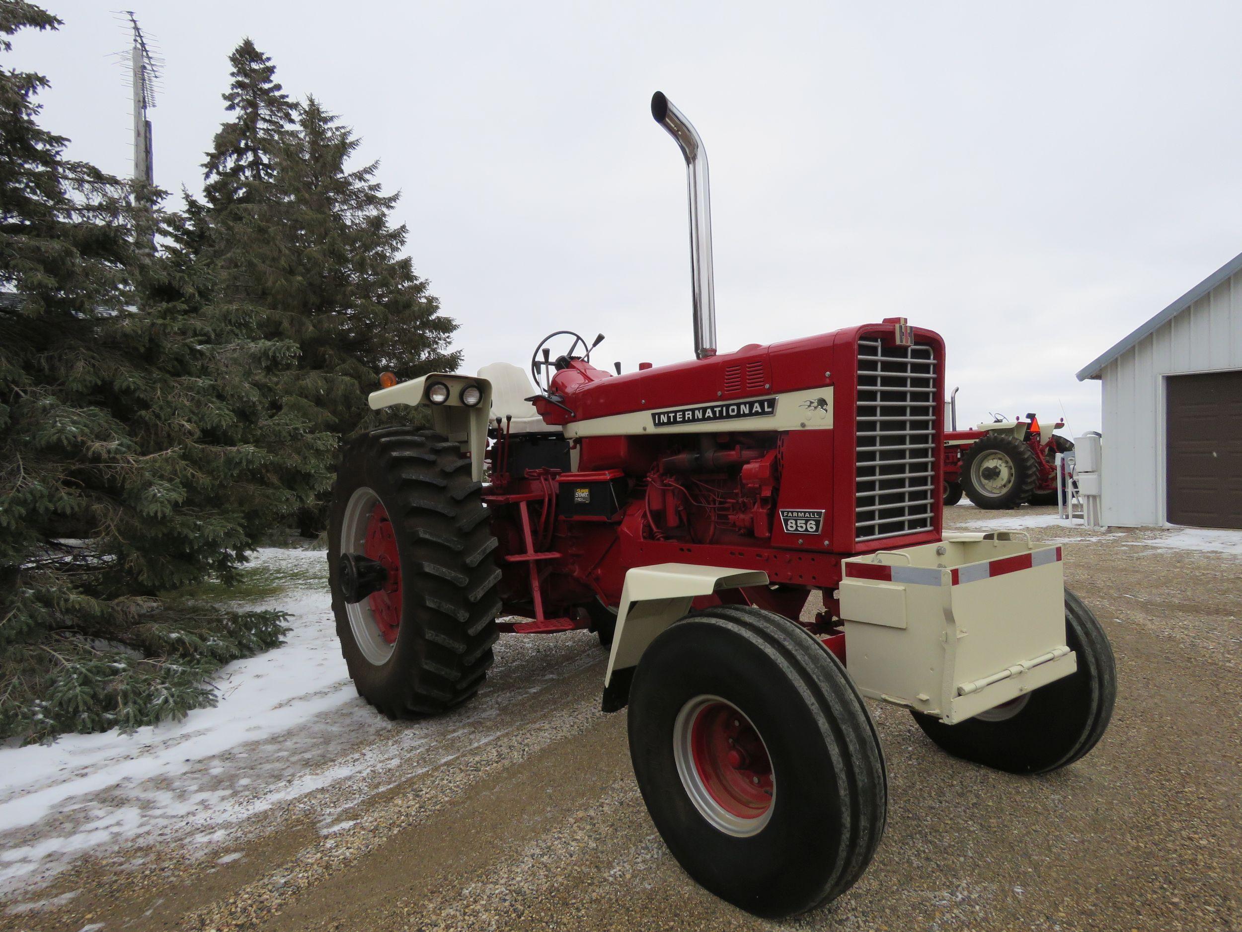 1969 International Farmall 856 Tractor