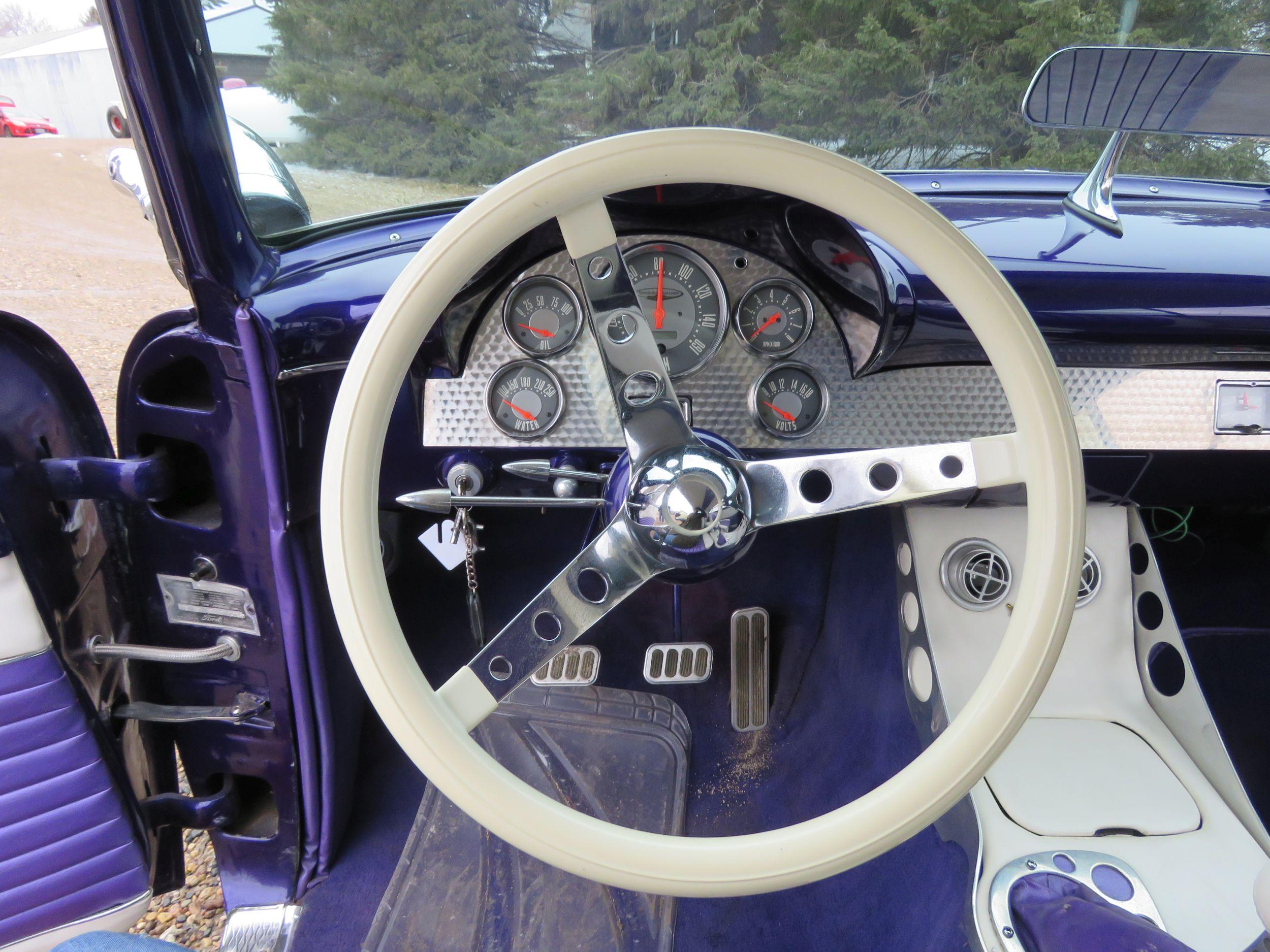 Amazing 1954 Ford Crown Victoria Custom Hotrod