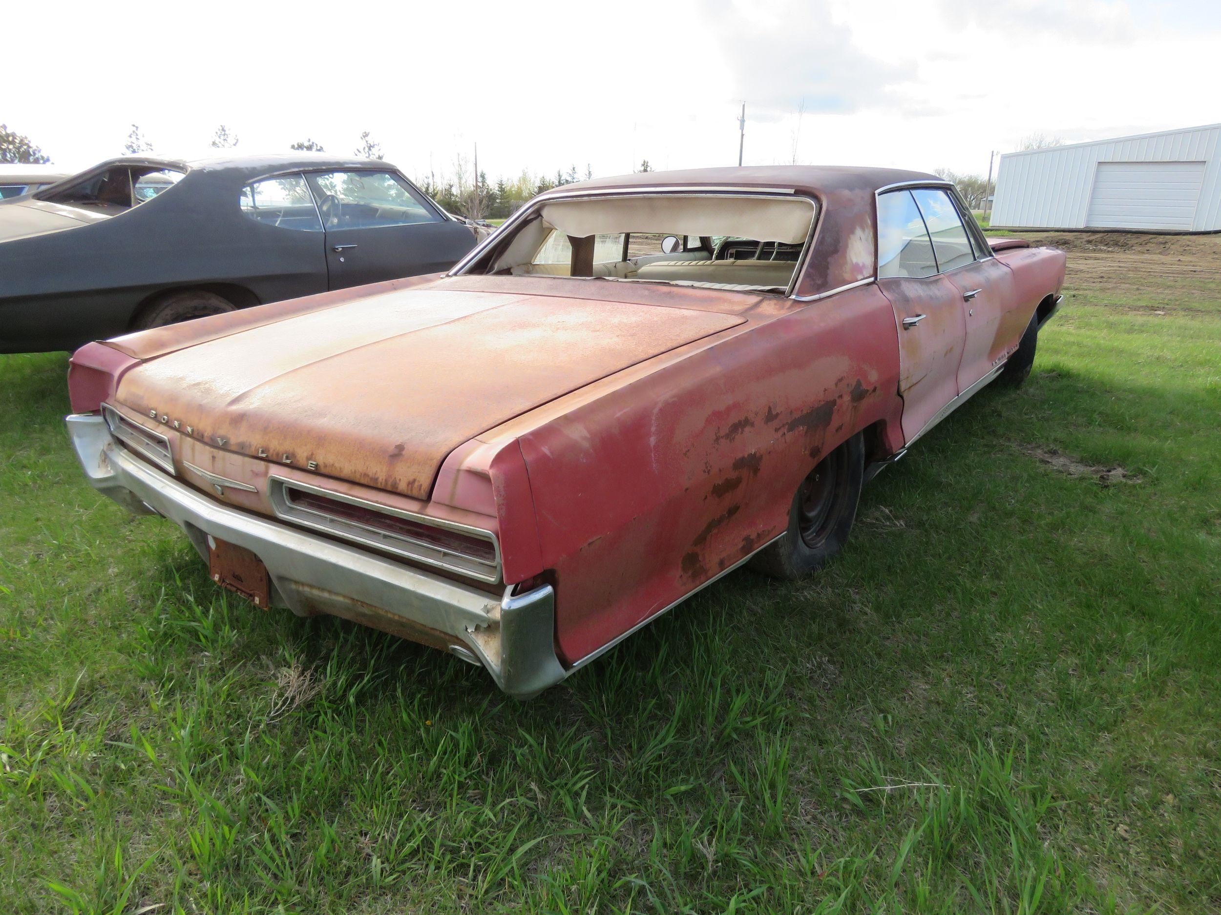 1966 Pontiac Bonneville 4dr HT