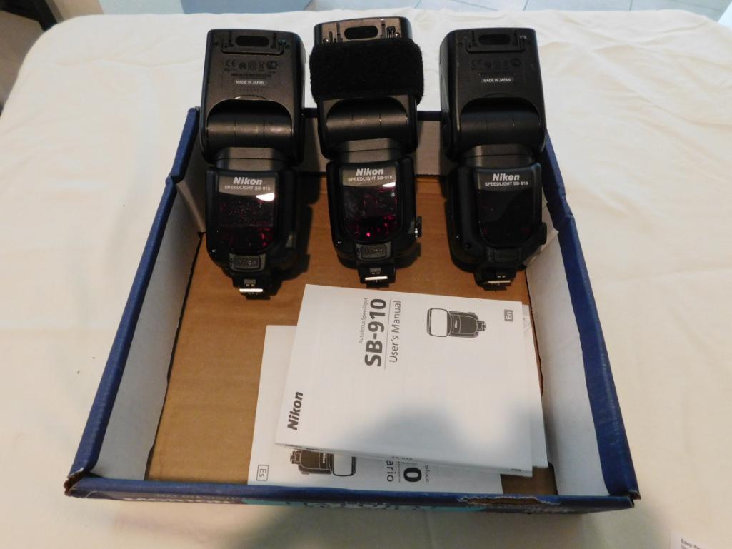 Nikon Speedlight SB910 Flashes