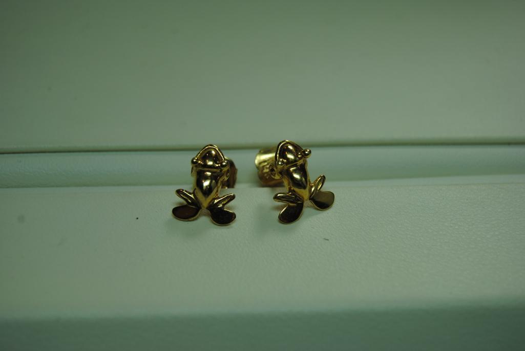 Yellow gold frog earrings.