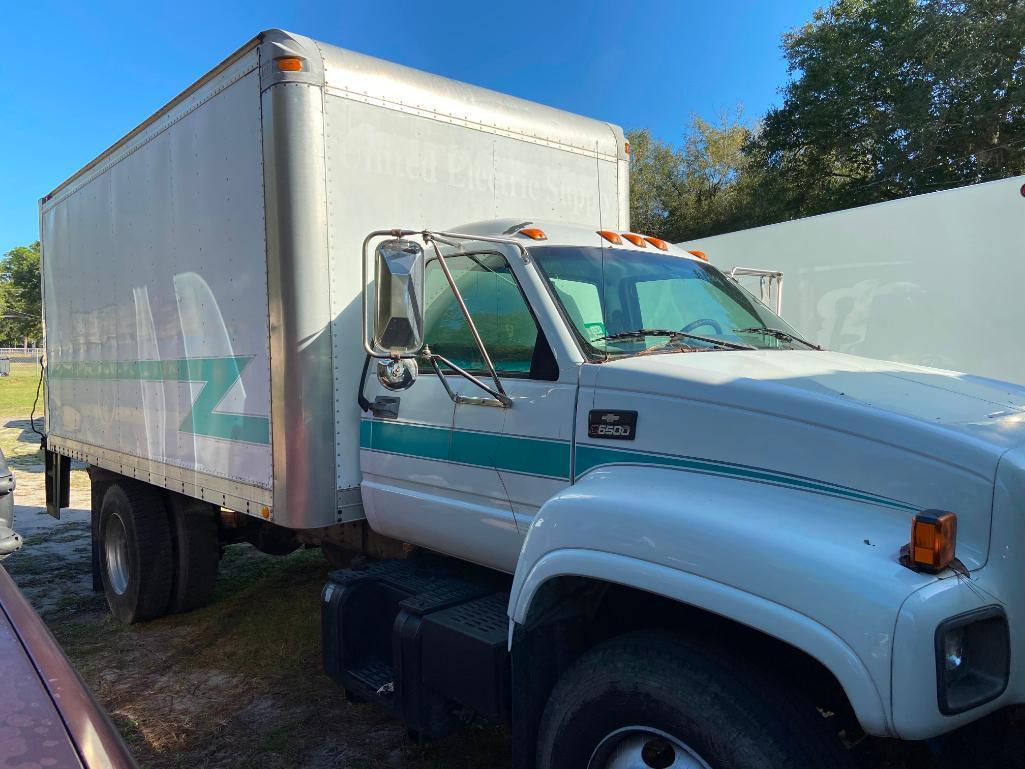 2000 Chevrolet C6500 Truck, VIN # 1GBJ6H1C3YJ500125