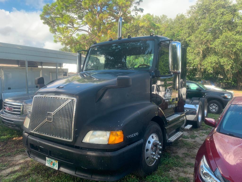 2001 Volvo VNL Truck, VIN # 4V4NC9UG81N317400