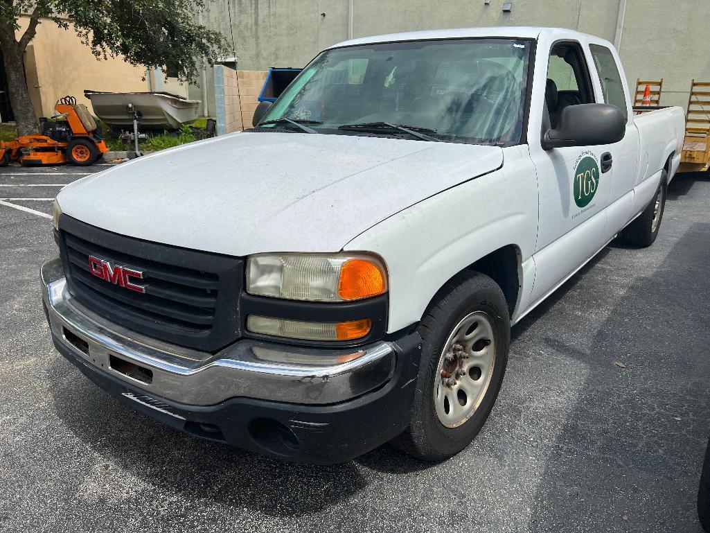 2005 GMC Sierra Pickup Truck, VIN # 1GTEC19T95E261282