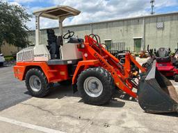 2001 Schaeff SKL823 Diesel Articulating Front End Loader, 823 Hours! GREAT SHAPE!