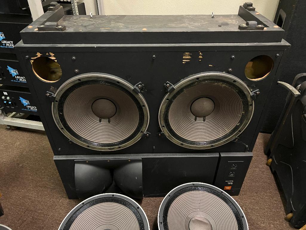 JBL 4435 Studio & Audio Speaker Boxes with 4 extra speakers, Box size 22"x 9"x17" WHD