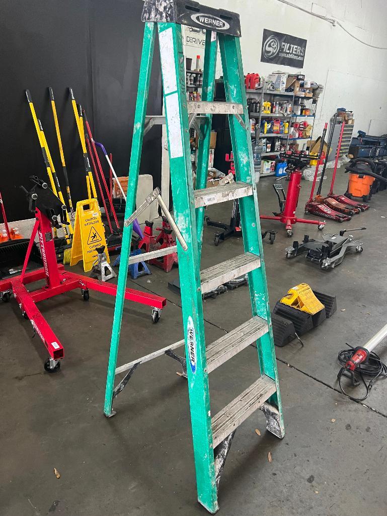 Werner 6' Fiberglass Ladder