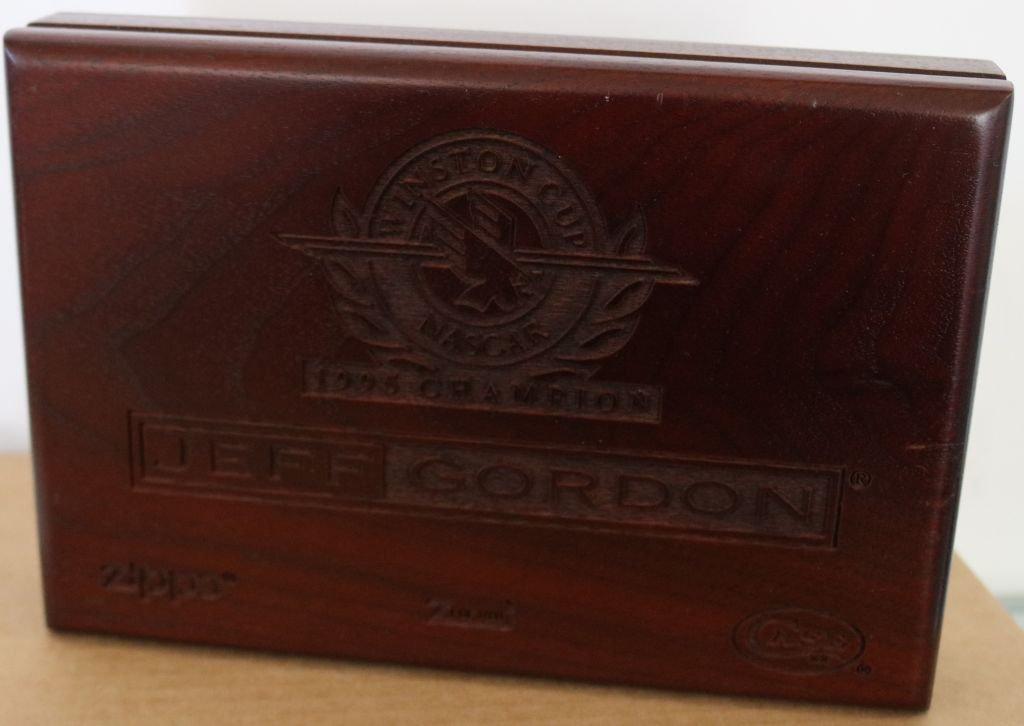 Jeff Gordon #24 Case Knife & Zippo Set