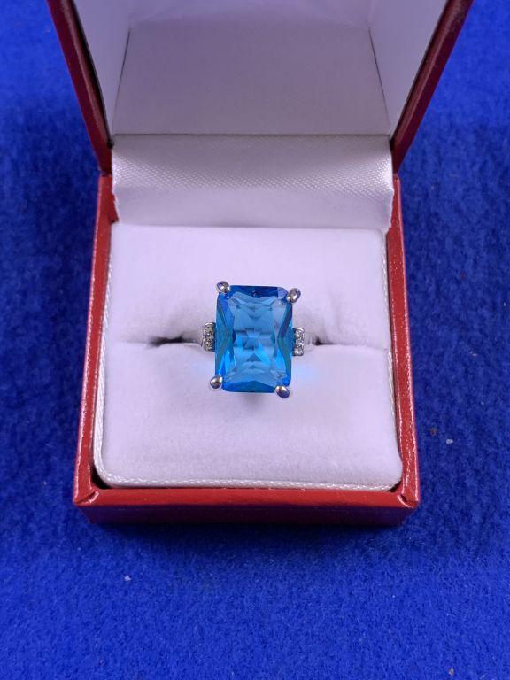 4.02ct Blue Topaz Ring