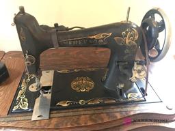 Antique Free Sewing Machine Co. Rockford, IL