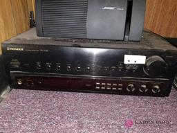 Pioneer stereo receiver and speakers