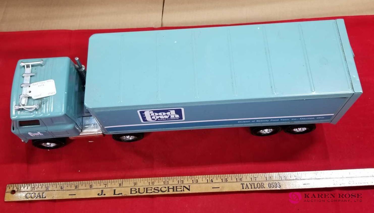 Ertl Foodtown Tractor-Trailer