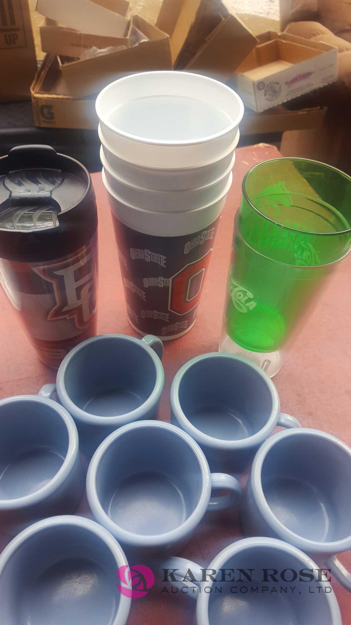 Plastic Kitchen cups lot C-1