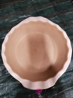 Pampered Chef Pitcher, Cake Pan, Bread Pan And Pie Plate