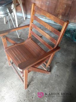 Folding wood chair