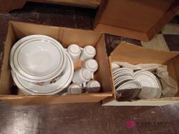 Stoneware dishes made in Japan