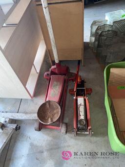 Lot of two floor jacks